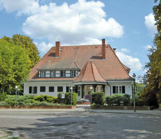 Beispiel: Vorderansicht, Foto: Landhaus am Poloplatz.