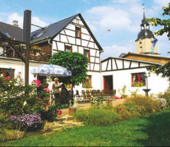 Beispiel: Haus mit Garten, Foto: Gasthof Taubenschlag.