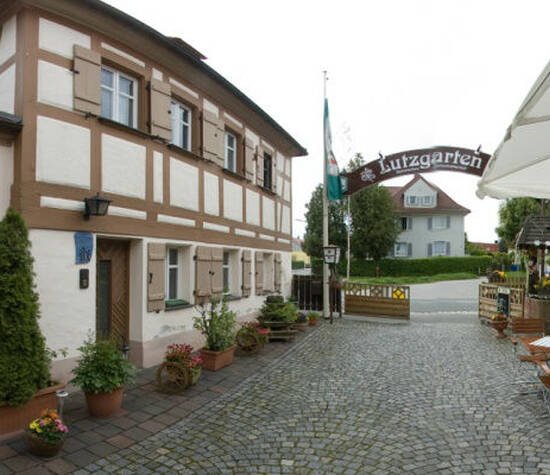 Beispiel: Aussenansicht, Foto: Historisches Restaurant Lutzgarten.