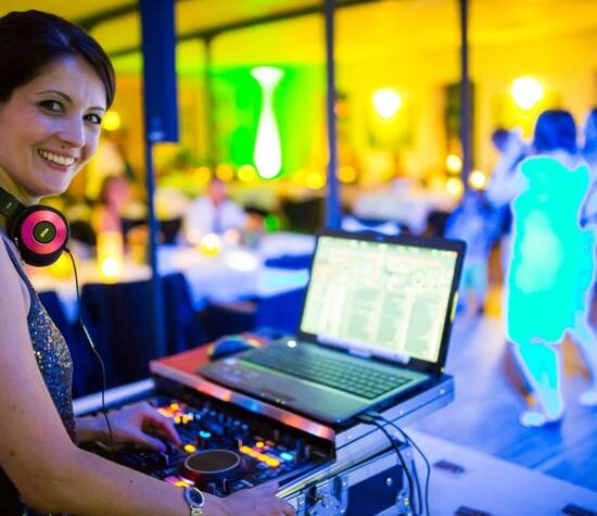 DJane Jutta Stoffels - eine der sehr wenigen weiblichen, mobilen Hochzeits-DJ's in Deutschland