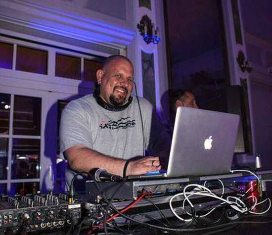 Beispiel: DJ Tom, Foto: DJ T.o.m T.o.m.