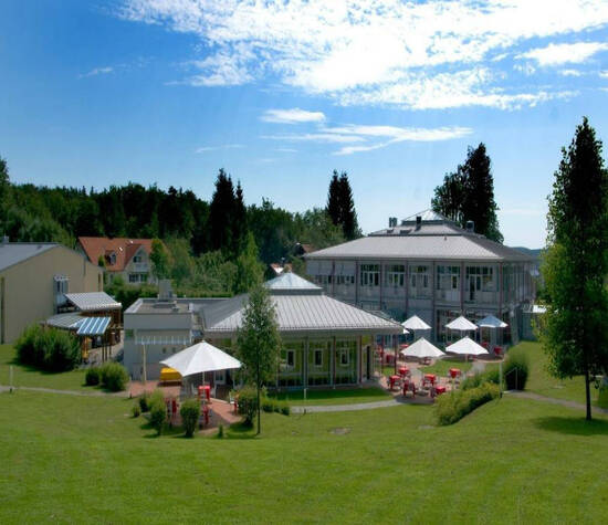 Beispiel: Außenansicht Park, Foto: Hotel Residence Starnberger See.