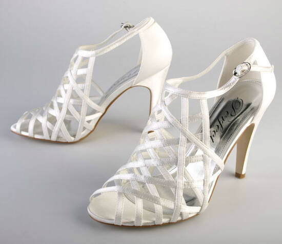 Beispiel: Schuhe die die Braut begeistern, Foto: Brandos.de.