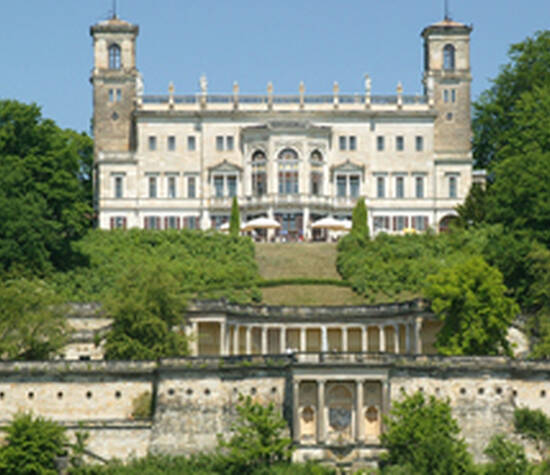 Beispiel: Vorderansicht, Foto: Schloss Albrechtsberg.