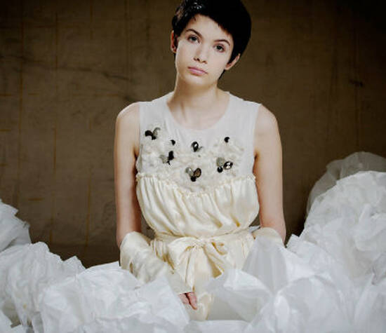 Beispiel: Das Brautkleid mit Stil, Foto: Lili Maras.
