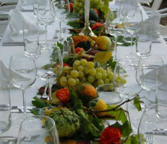 Beispiel: Hochzeitsgedeck, Foto: allincluded catering.