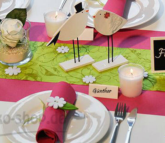 Beispiel: Tischdekoration in Pink und Grün, Foto: Tischdeko-Shop.de.