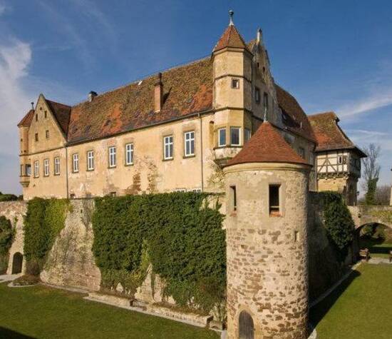 Beispiel: Seitenansicht, Foto: Burg Stettenfels.