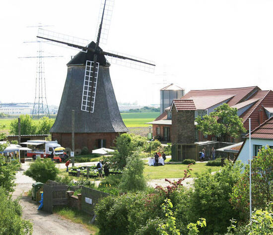 Beispiel: Außenansicht, Beispiel: Küstenmühle Rostock. 