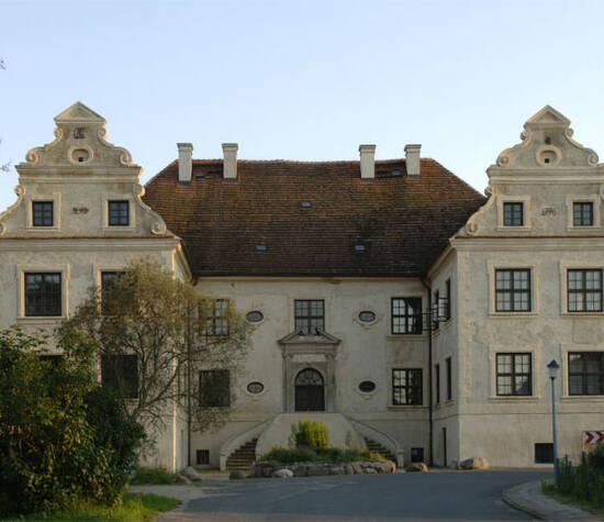 Beispiel: Hauptansicht, Foto: Schloss Schmarsow.