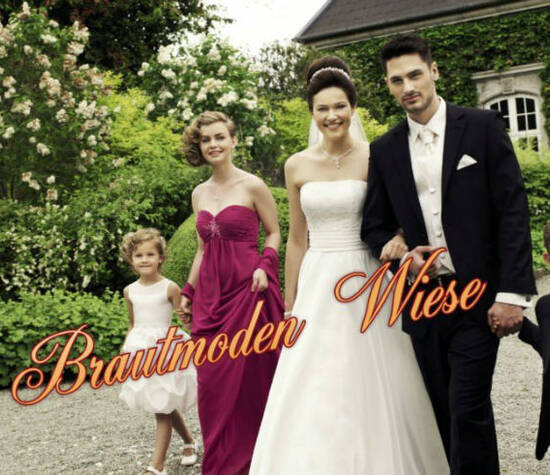Beispiel: Hochzeitskleider, Foto: Brautmoden Wiese.