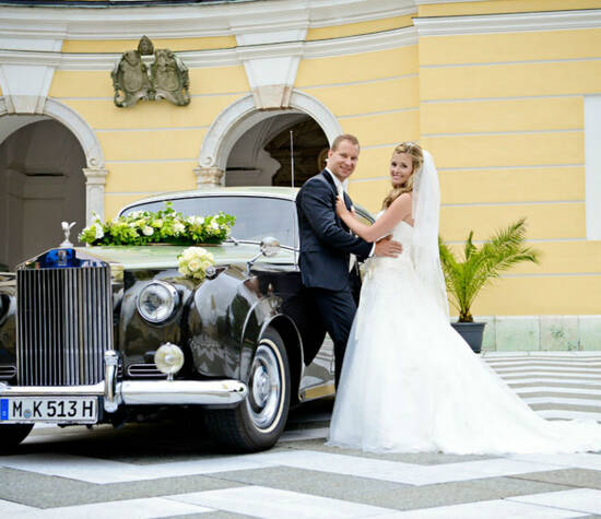 Beispiel: Brautpaar, Foto: Rolls Royce Silver Cloud.
