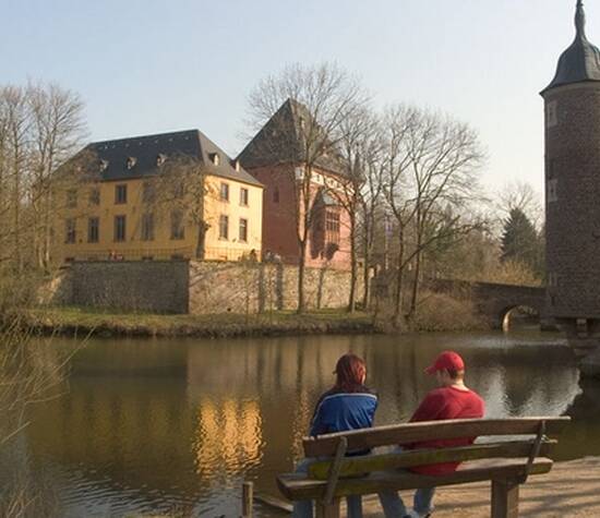 Beispiel: Außenansicht, Foto: Schloss Burgau.