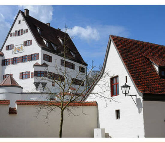 Beispiel: Schloss Leipheim, Foto: Zehntstadel.