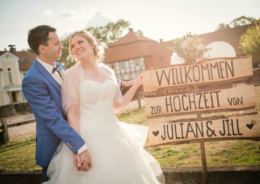 Die sympathische Hochzeit von Jill und Julian unter dem Motto "Reisen"
