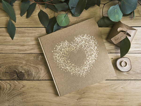 Dekoration Signaturbuch Herz aus goldenen Sternen Braun Farbe