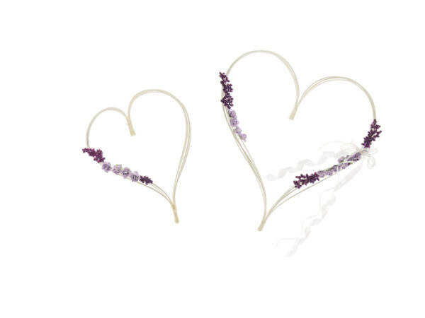 Autoschmuck Hochzeit Rattan Herzen mit violetten Blumensträußen für Hochzeit Hochzeitsdekoration